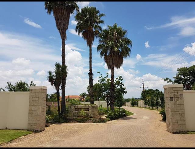 LAND FOR SALE IN KNOPPIESLAAGTE